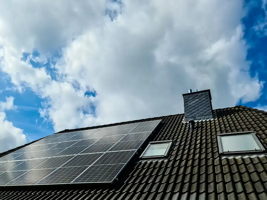 Solaranlage auf Dach im Westerwald